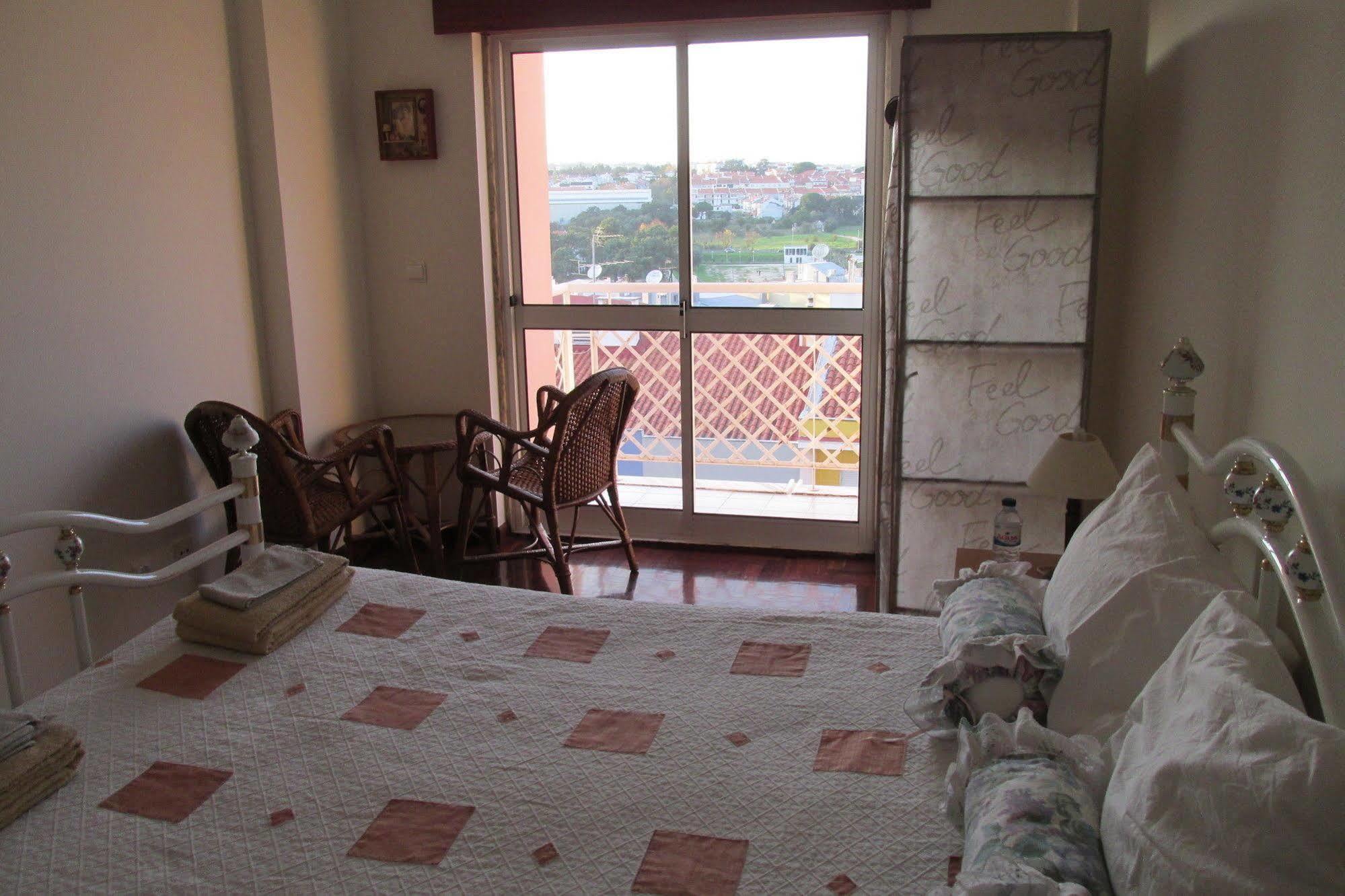 Homestay Marialva Park Seixal  Exteriör bild